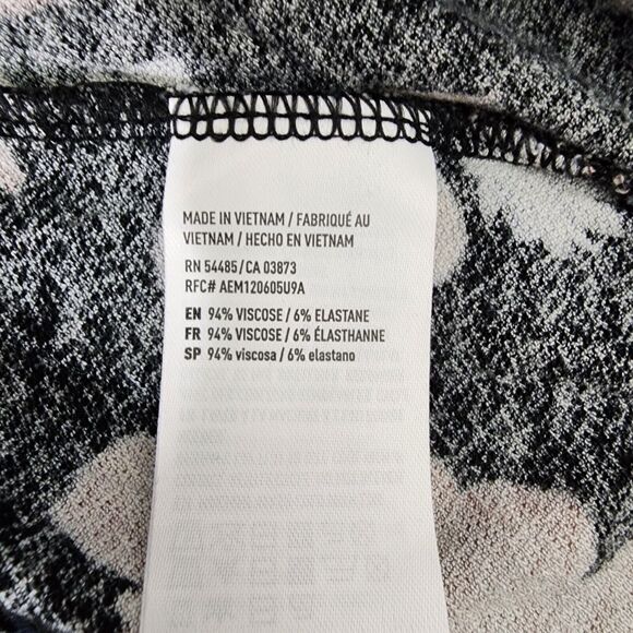 American Eagle Soft Sexy Crepe Top Small Floral Faux Wrap V Neck Bell Sleeve - Picture 10 of 12